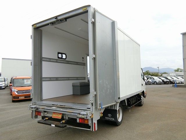 Toyota DYNA TRUCK 2013-02 15037-10