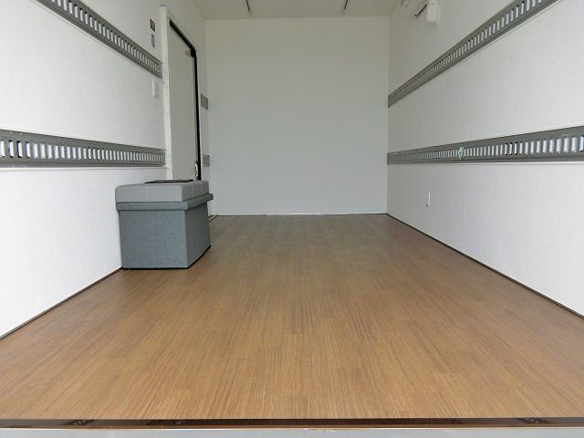 Toyota DYNA TRUCK 2013-02 15037-9