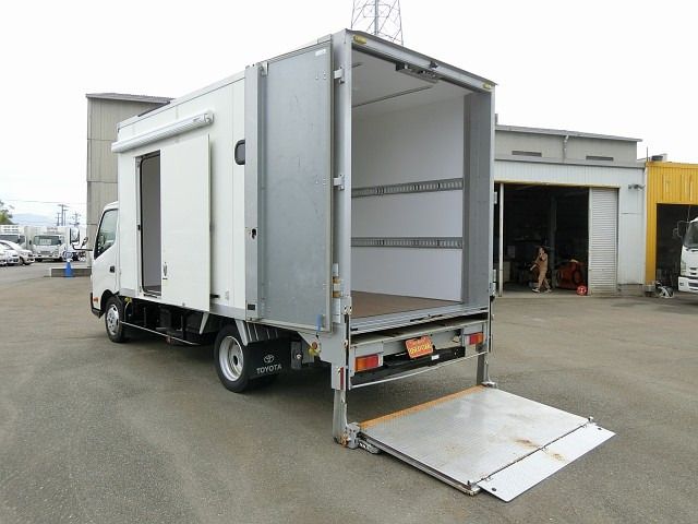 Toyota DYNA TRUCK 2013-02 15037-18