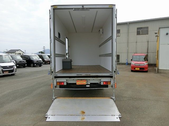Toyota DYNA TRUCK 2013-02 15037-17