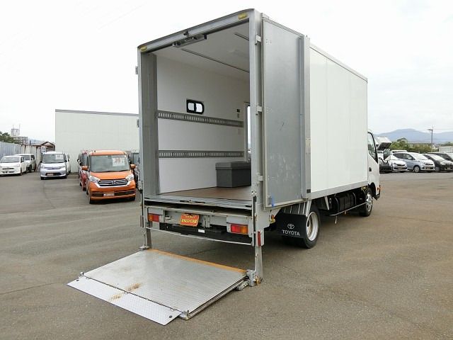 Toyota DYNA TRUCK 2013-02 15037-16