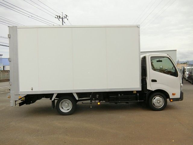 Toyota DYNA TRUCK 2013-02 15037-7