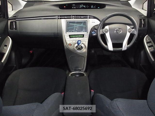 Toyota PRIUS 2013-07 366545-2