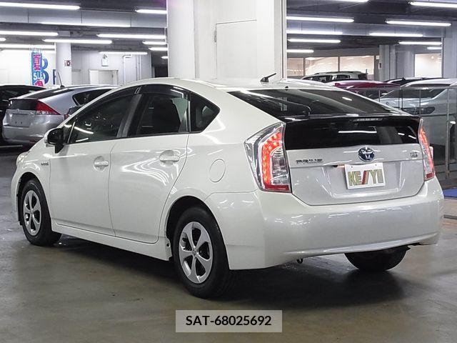 Toyota PRIUS 2013-07 366545-6