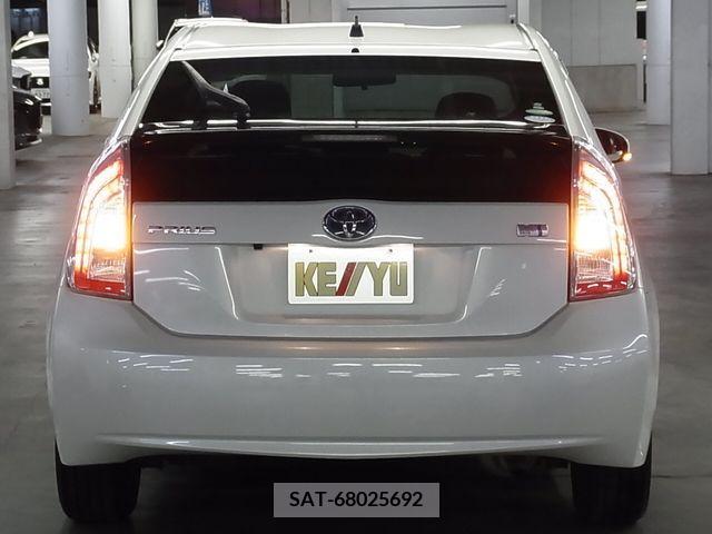 Toyota PRIUS 2013-07 366545-5