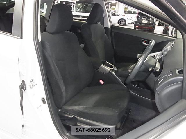 Toyota PRIUS 2013-07 366545-11