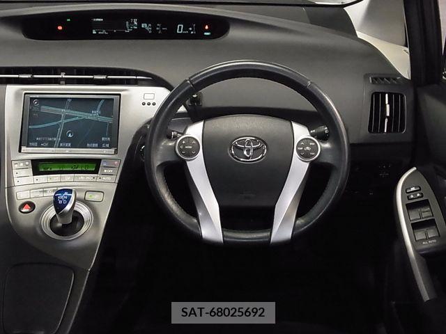 Toyota PRIUS 2013-07 366545-9