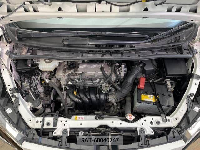 Toyota VOXY 2019-05 219385-18