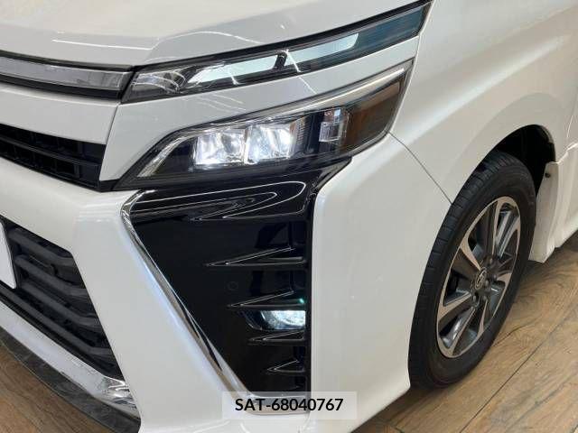 Toyota VOXY 2019-05 219385-12