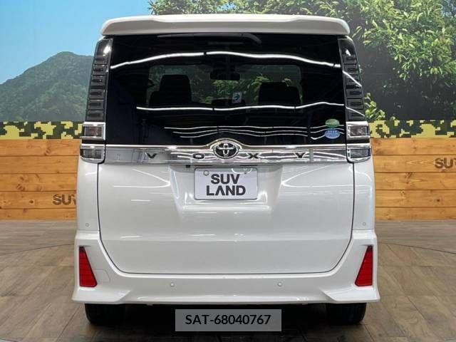 Toyota VOXY 2019-05 219385-15