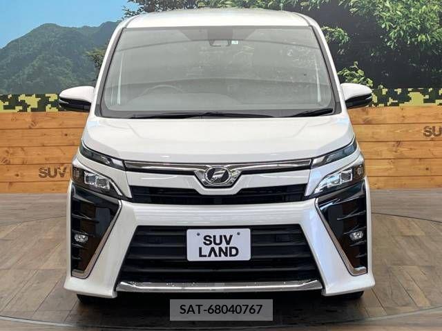 Toyota VOXY 2019-05 219385-14