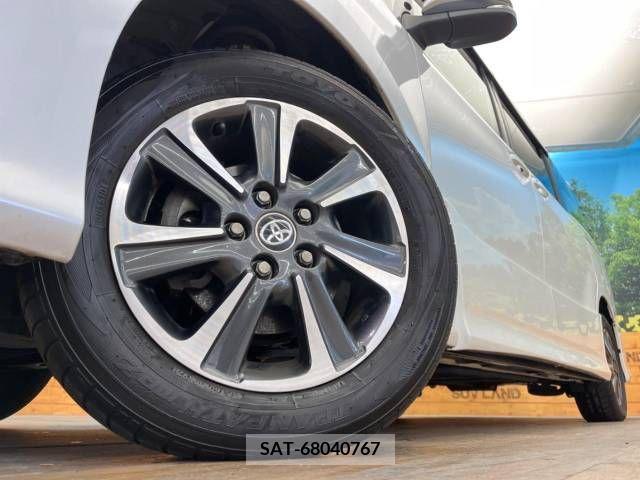 Toyota VOXY 2019-05 219385-13