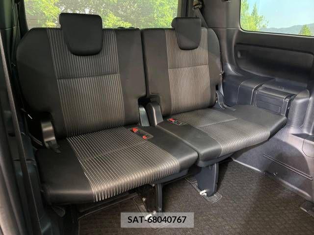 Toyota VOXY 2019-05 219385-10