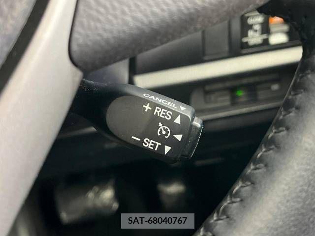 Toyota VOXY 2019-05 219385-5