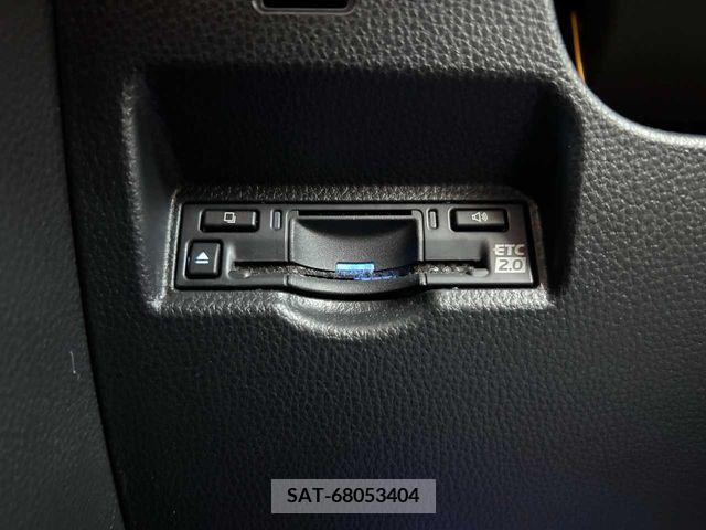 Toyota VOXY 2022-03 370321-17
