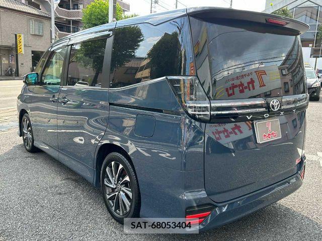 Toyota VOXY 2022-03 370321-6