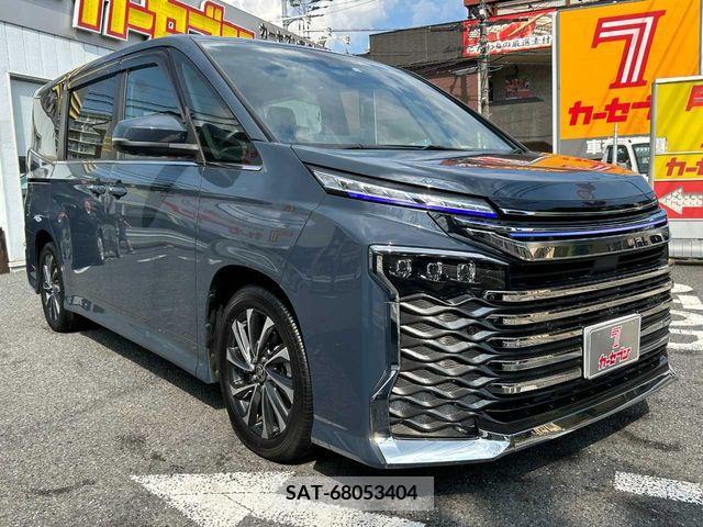 Toyota VOXY 2022-03 370321-2