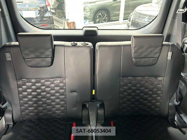 Toyota VOXY 2022-03 370321-20