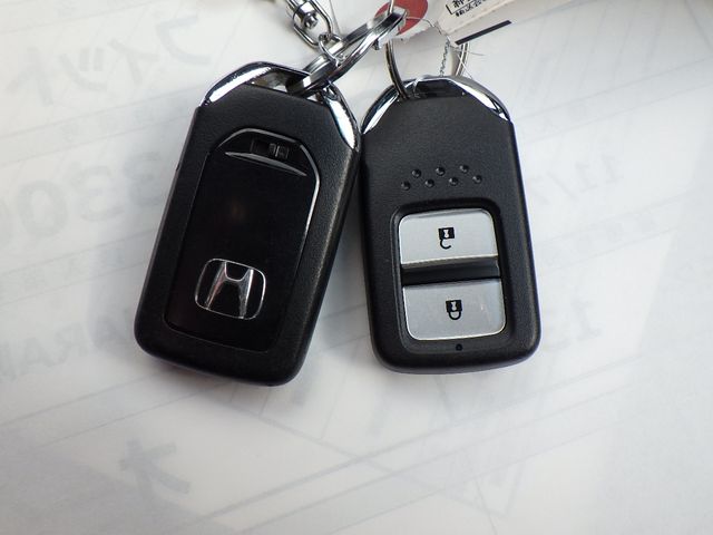 Honda FIT 2018-10 192039-27