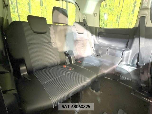 Toyota VOXY 2015-07 222057-11