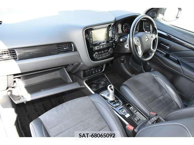 Mitsubishi OUTLANDER PHEV 2018-08 203033-6