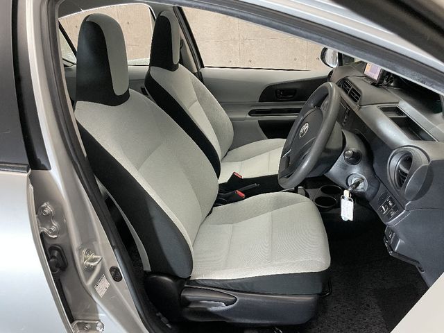 Toyota AQUA 2013-03 11033-9