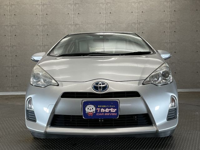 Toyota AQUA 2013-03 11033-3