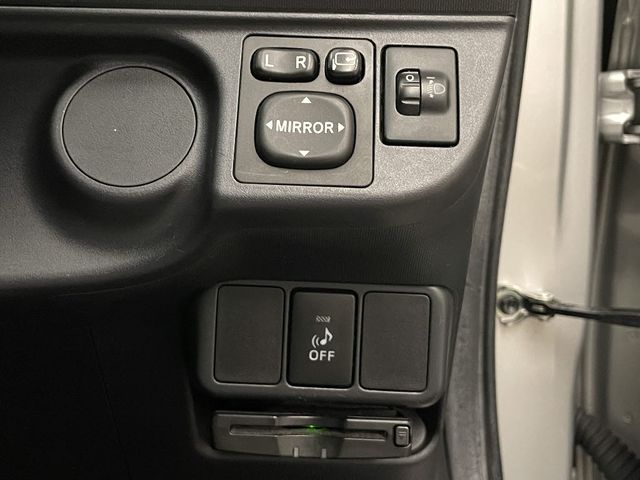Toyota AQUA 2013-03 11033-19