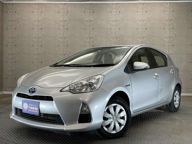 Toyota AQUA 2013-03 11033-0