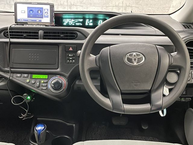 Toyota AQUA 2013-03 11033-1