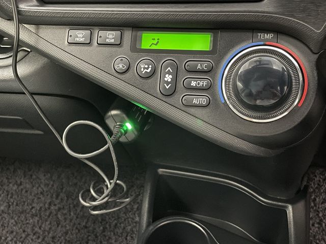 Toyota AQUA 2013-03 11033-17