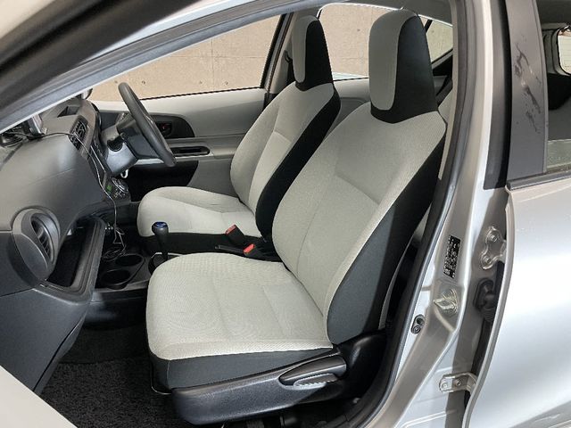 Toyota AQUA 2013-03 11033-11