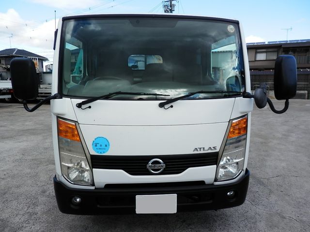 Nissan ATLAS 2008-08 379-4