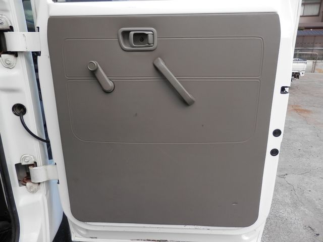 Nissan ATLAS 2008-08 379-28
