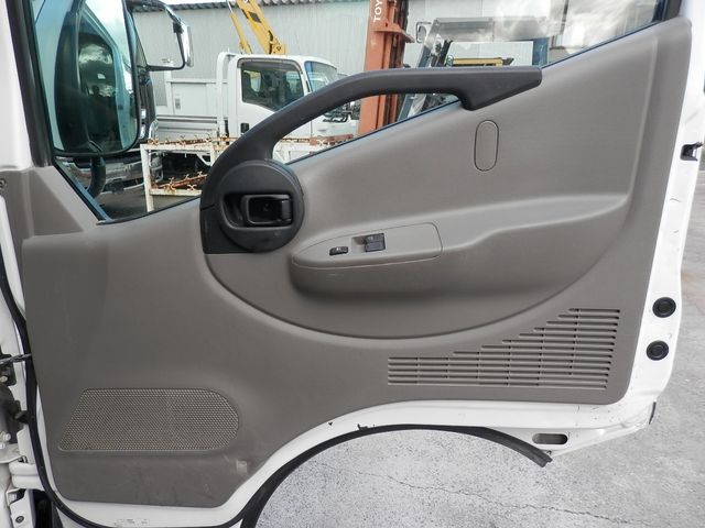 Nissan ATLAS 2008-08 379-26