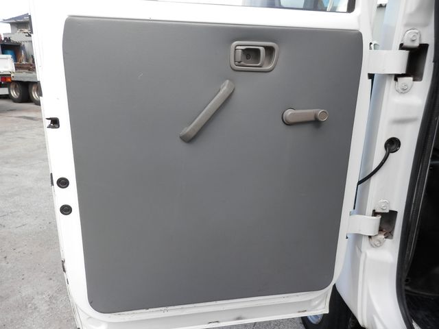 Nissan ATLAS 2008-08 379-29