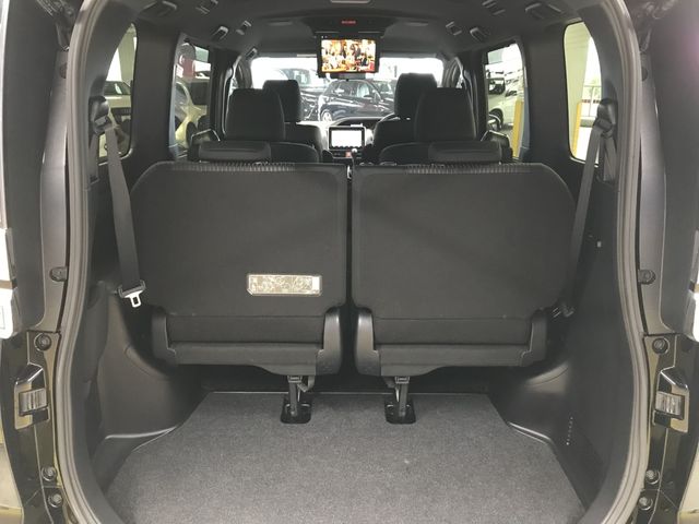 Toyota VOXY 2018-12 21406-15