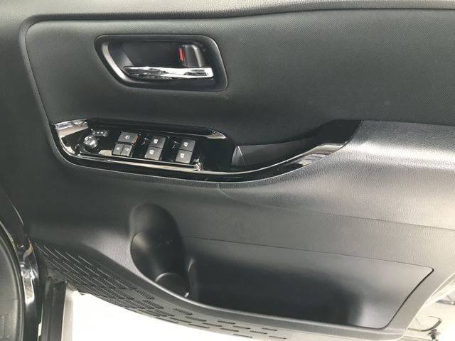 Toyota VOXY 2018-12 21406-19