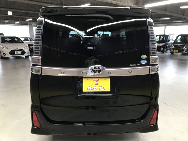 Toyota VOXY 2018-12 21406-6