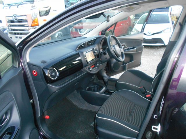 Toyota VITZ 2017-03 28399-11