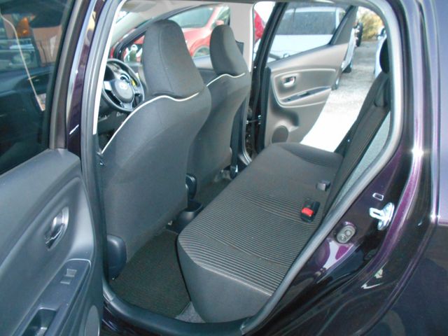 Toyota VITZ 2017-03 28399-12