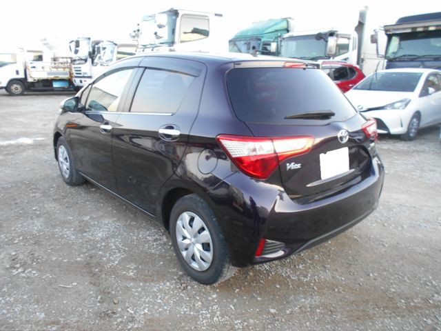 Toyota VITZ 2017-03 28399-1