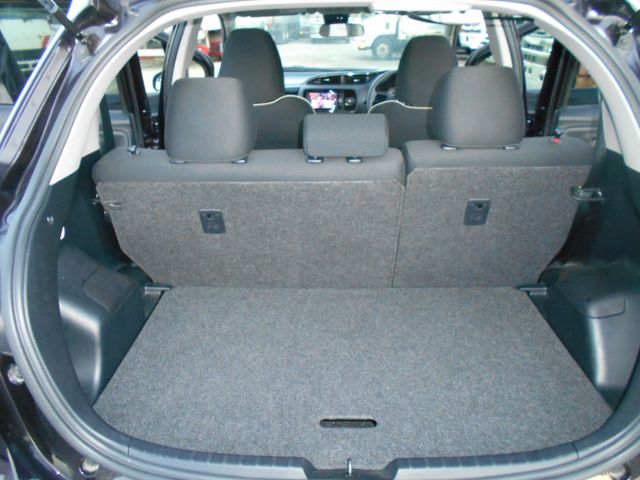 Toyota VITZ 2017-03 28399-14