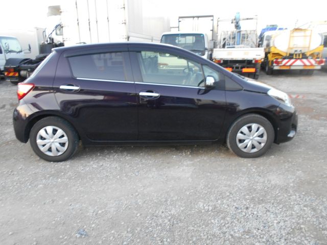 Toyota VITZ 2017-03 28399-7