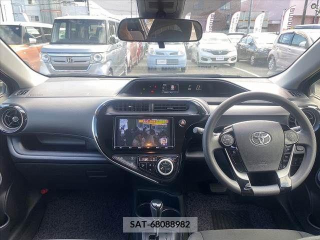 Toyota AQUA 2020-12 389301-1