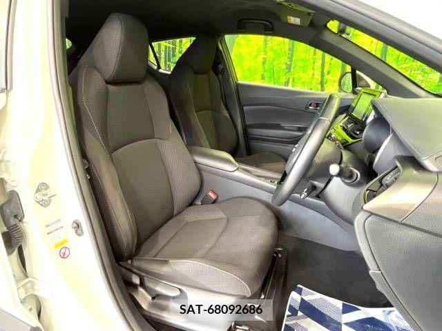 Toyota C-HR 2018-09 294898-9