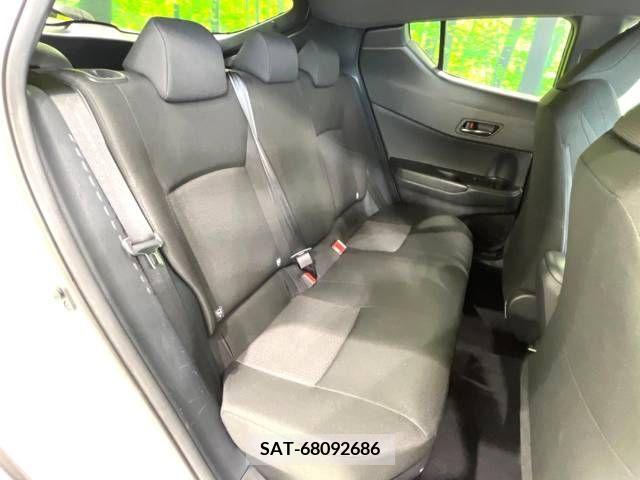 Toyota C-HR 2018-09 294898-10