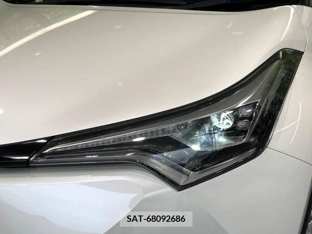 Toyota C-HR 2018-09 294898-13