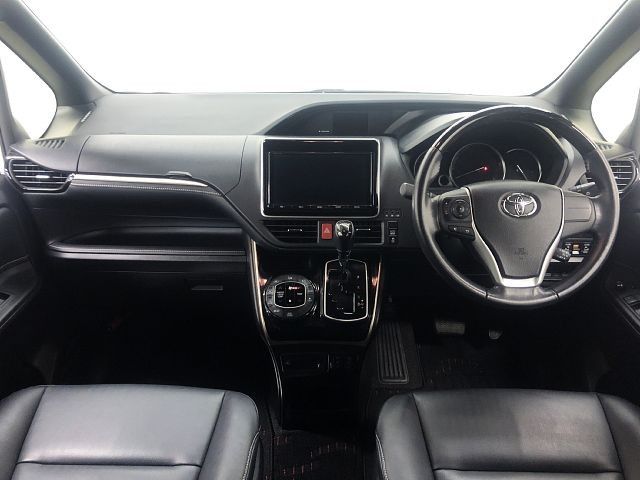 Toyota ESQUIRE 2017-06 181148-1