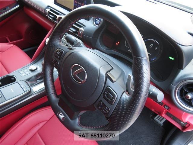 Lexus IS 2021-07 334422-14